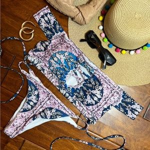 👙 🚨 Swimsuit Clearance - Off the shoulder with waist ties - M (runs small)